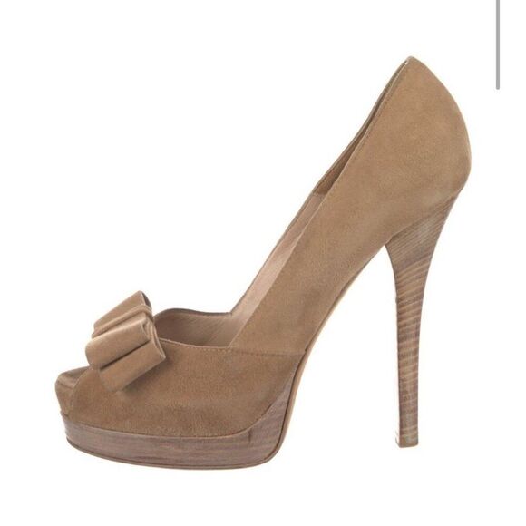 Fendi Authentic Solid Tan Genuine Suede Peep Toe Bow Heels Pumps 9 - Picture 1 of 9